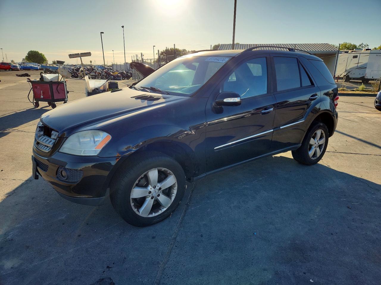 2006 Mercedes-Benz M 500, VIN 4JGBB75E96A030791 — Front end