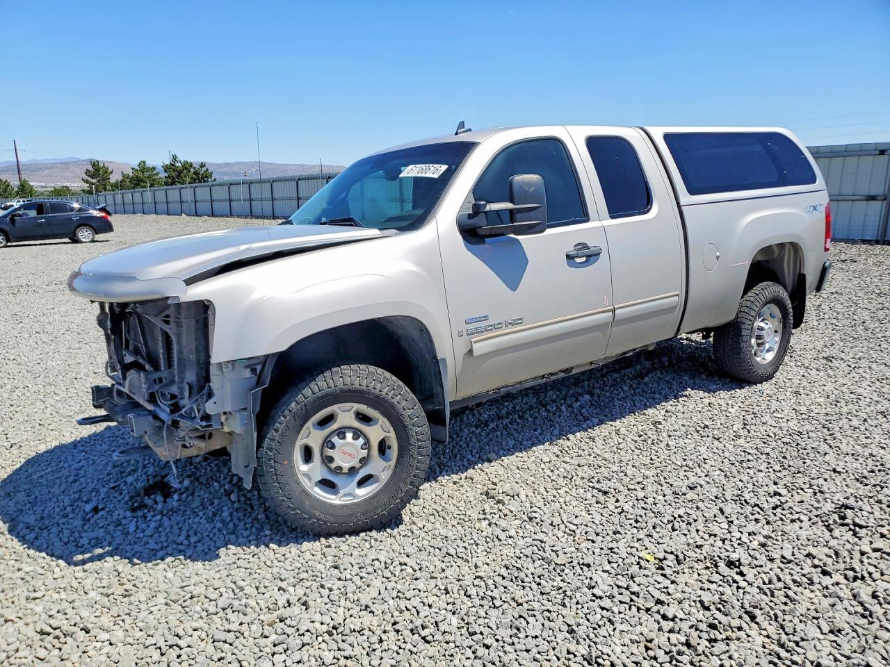 2007 GMC Sierra 2500HD SLE1, VIN 1GTHK29637E591471 — Front end