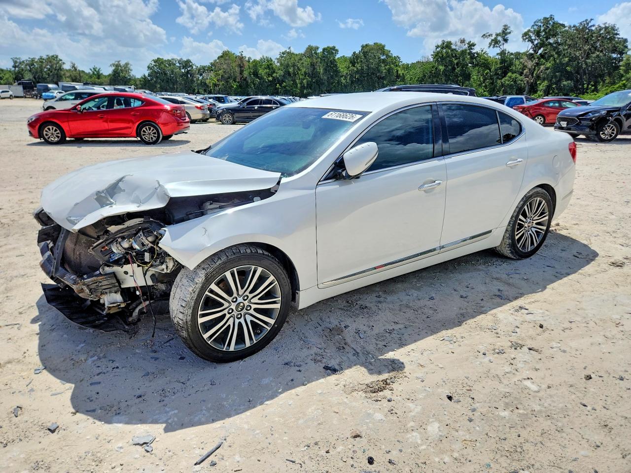 2015 Kia Cadenza Premium, VIN KNALN4D72F5180197 — Front end