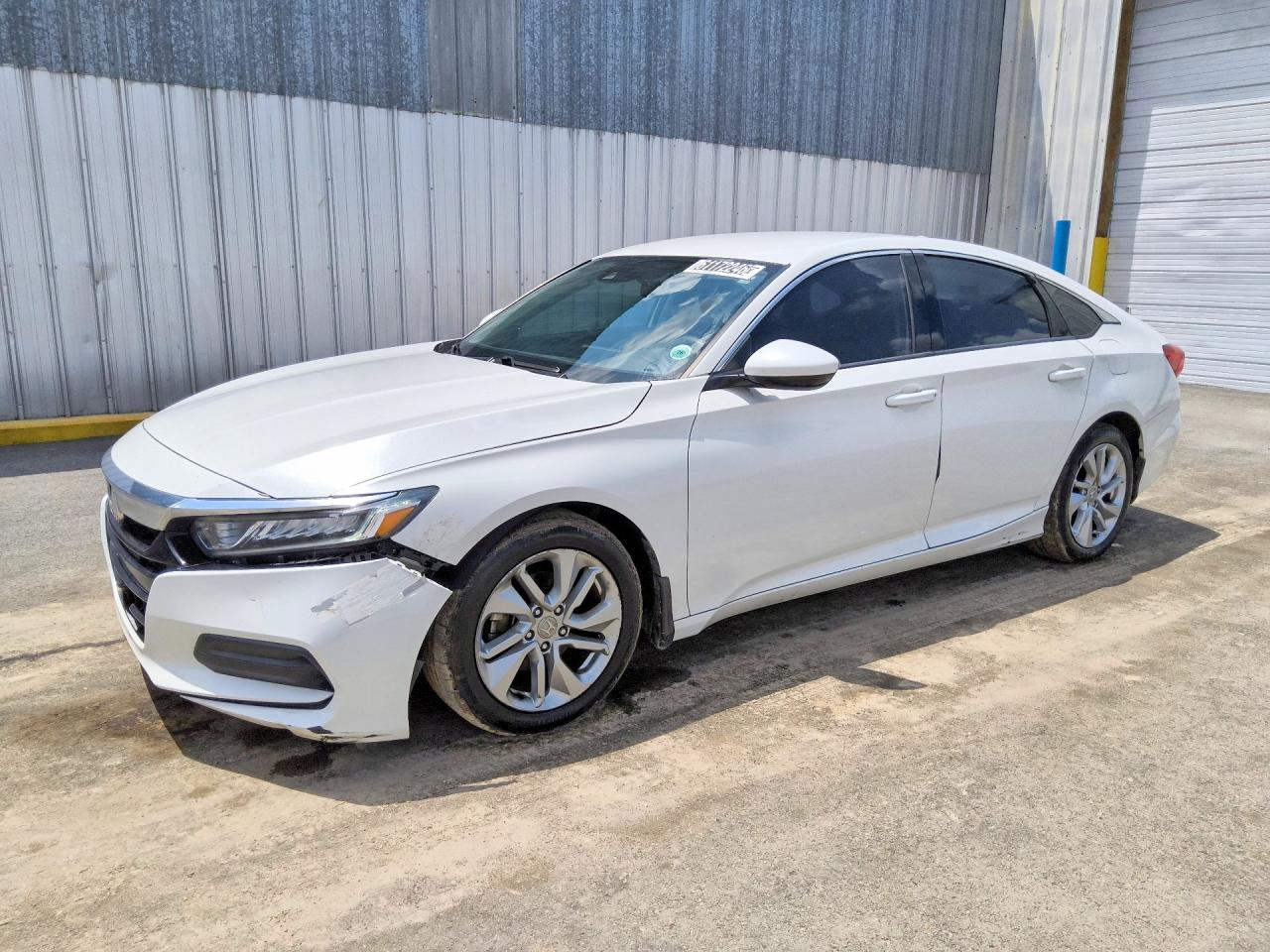 2020 Honda Accord LX, VIN 1HGCV1F19LA058810 — Перед