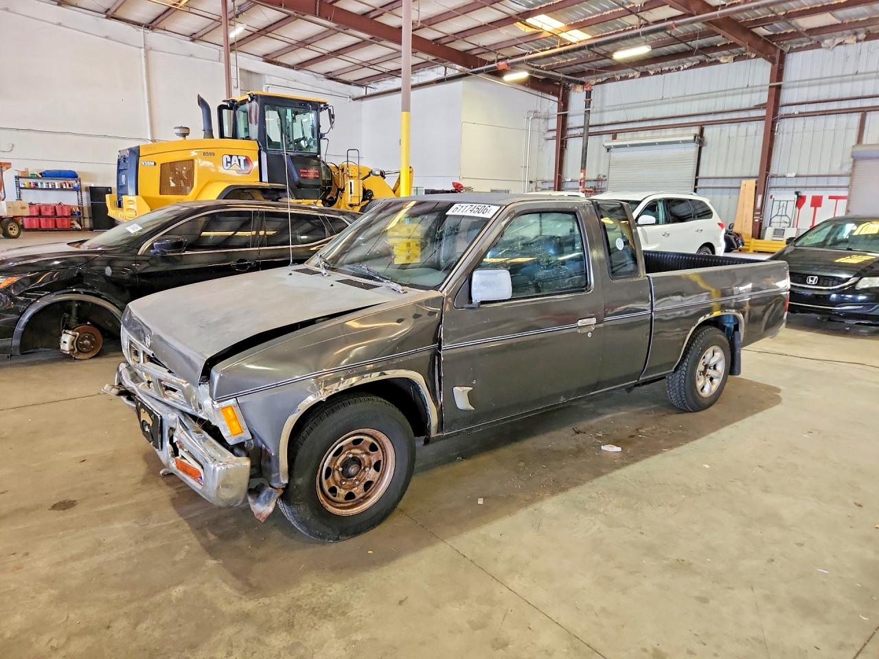 1996 Nissan Frontier XE, VIN 1N6SD16S9TC318050 — Front end