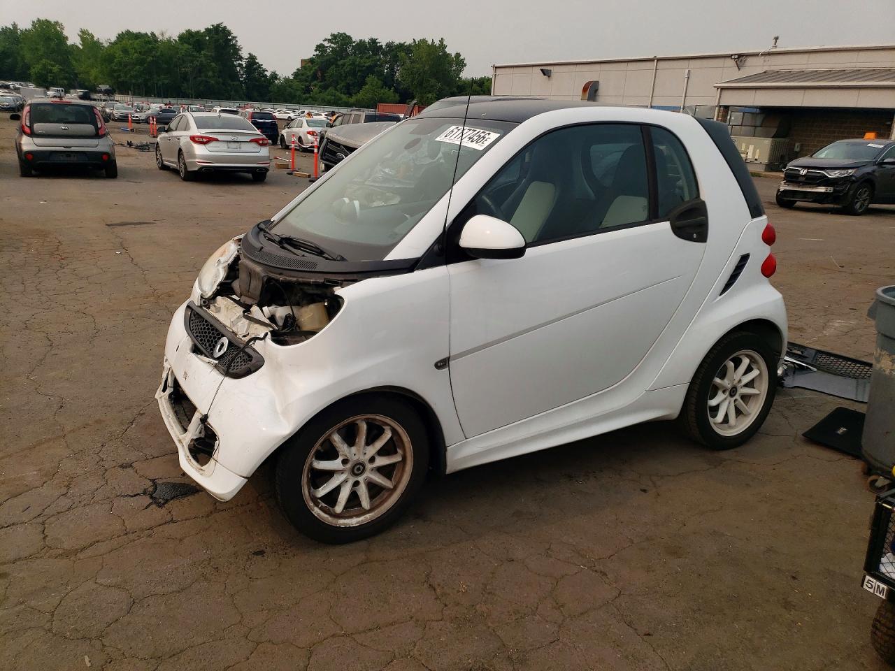 2013 Smart fortwo Pure, VIN WMEEJ3BA7DK651129 — Front end