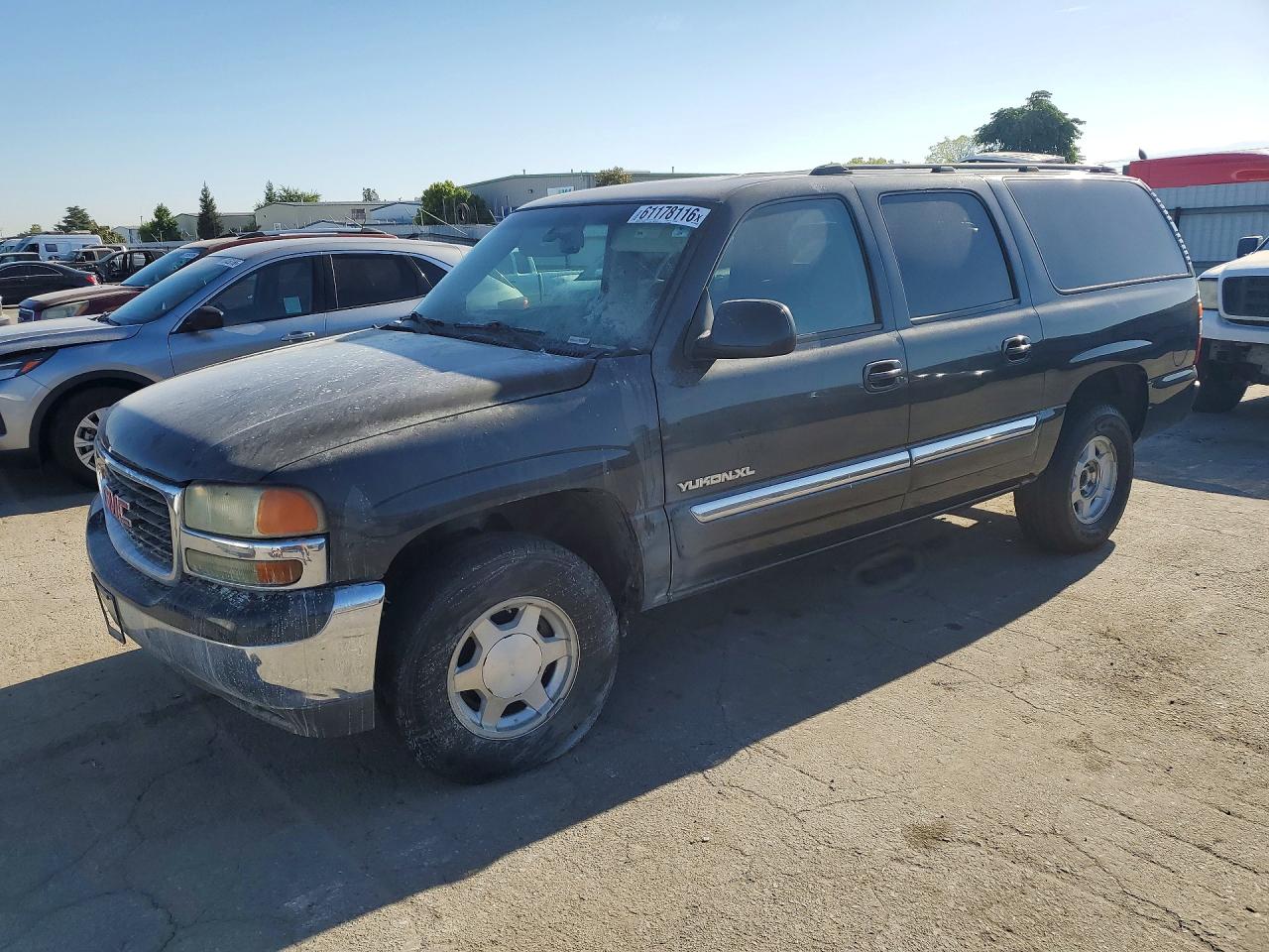 2004 GMC Yukon XL SLE, VIN 3GKEC16T74G194455 — Engine fire