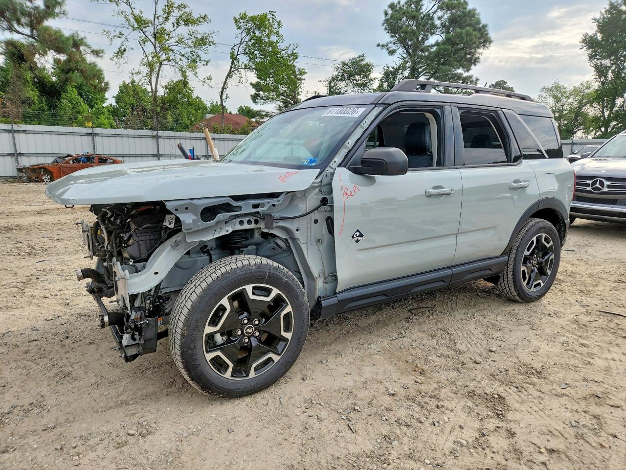 2023 Ford Bronco Sport Outer Banks, VIN 3FMCR9C6XPRD41466 — Front end
