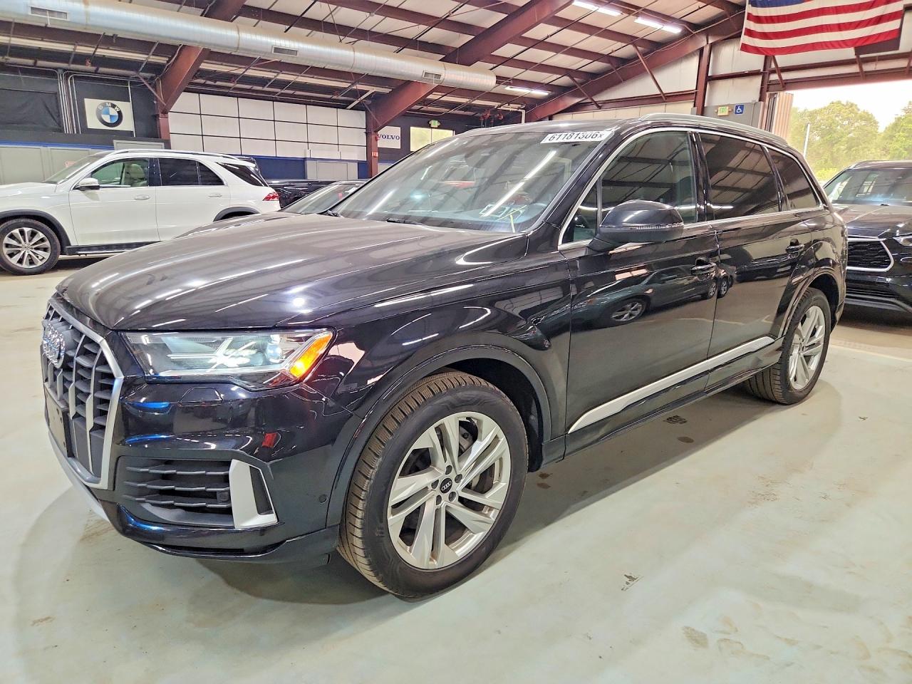 2021 Audi Q7 Premium, VIN WA1AXAF74MD021548 — Мелкие вмятины и царапины