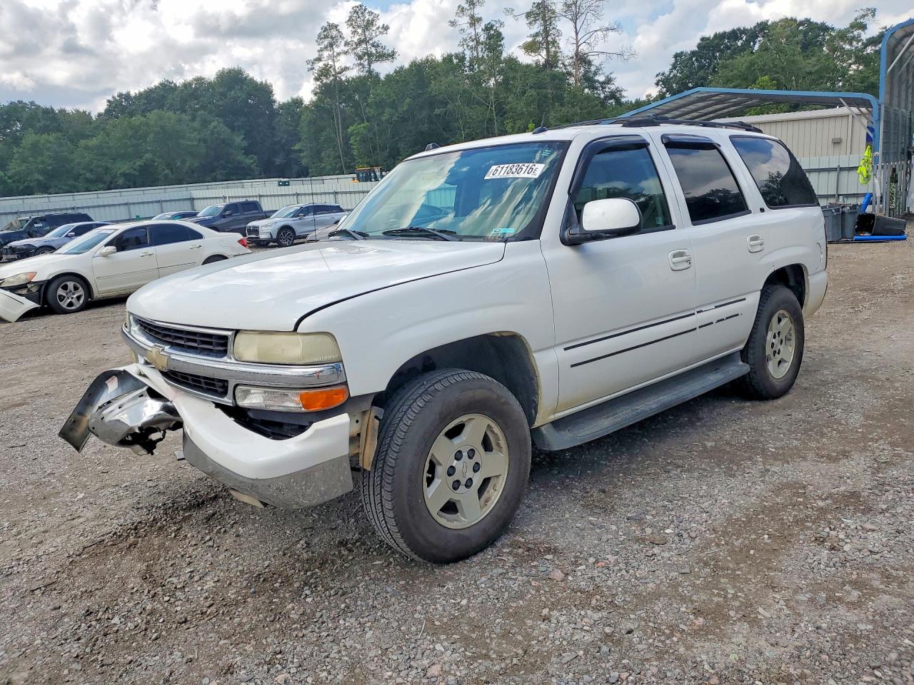 2005 Chevrolet Tahoe LT, VIN 1GNEC13T45R124470 — Front end