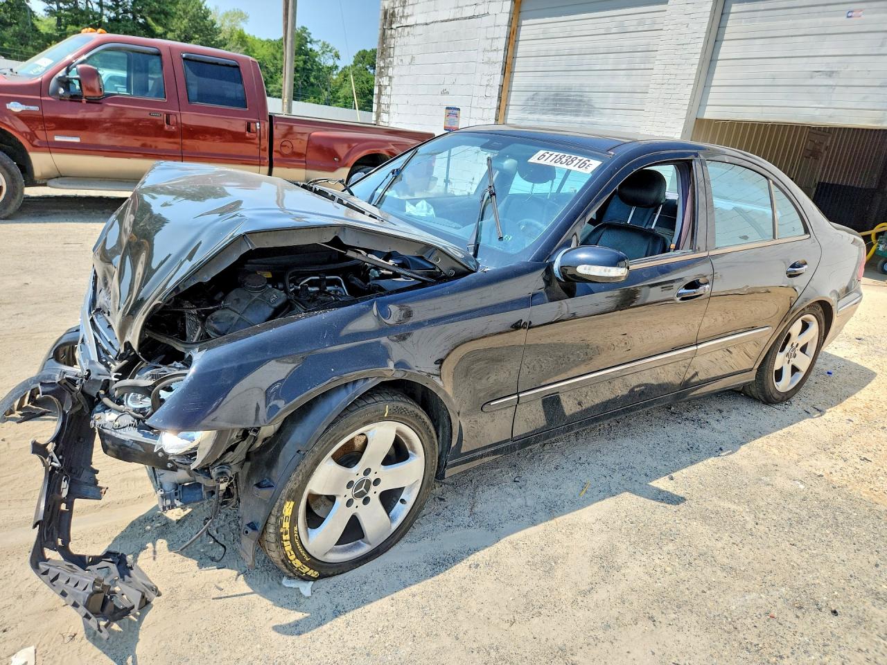 2004 Mercedes-Benz E 320, VIN WDBUF65J84A407373 — Front end