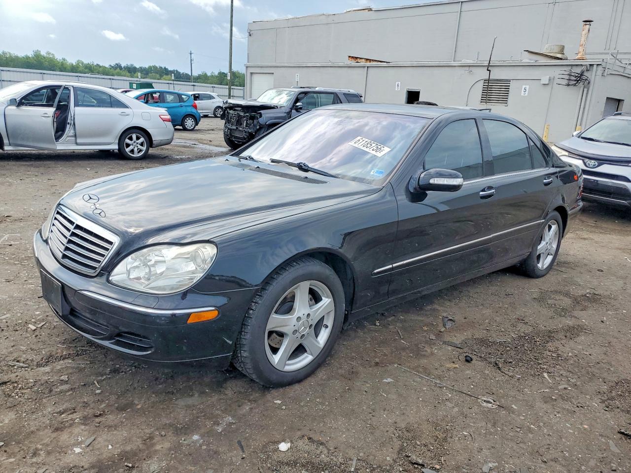 2004 Mercedes-Benz S 430, VIN WDBNG70J24A397812 — Front end