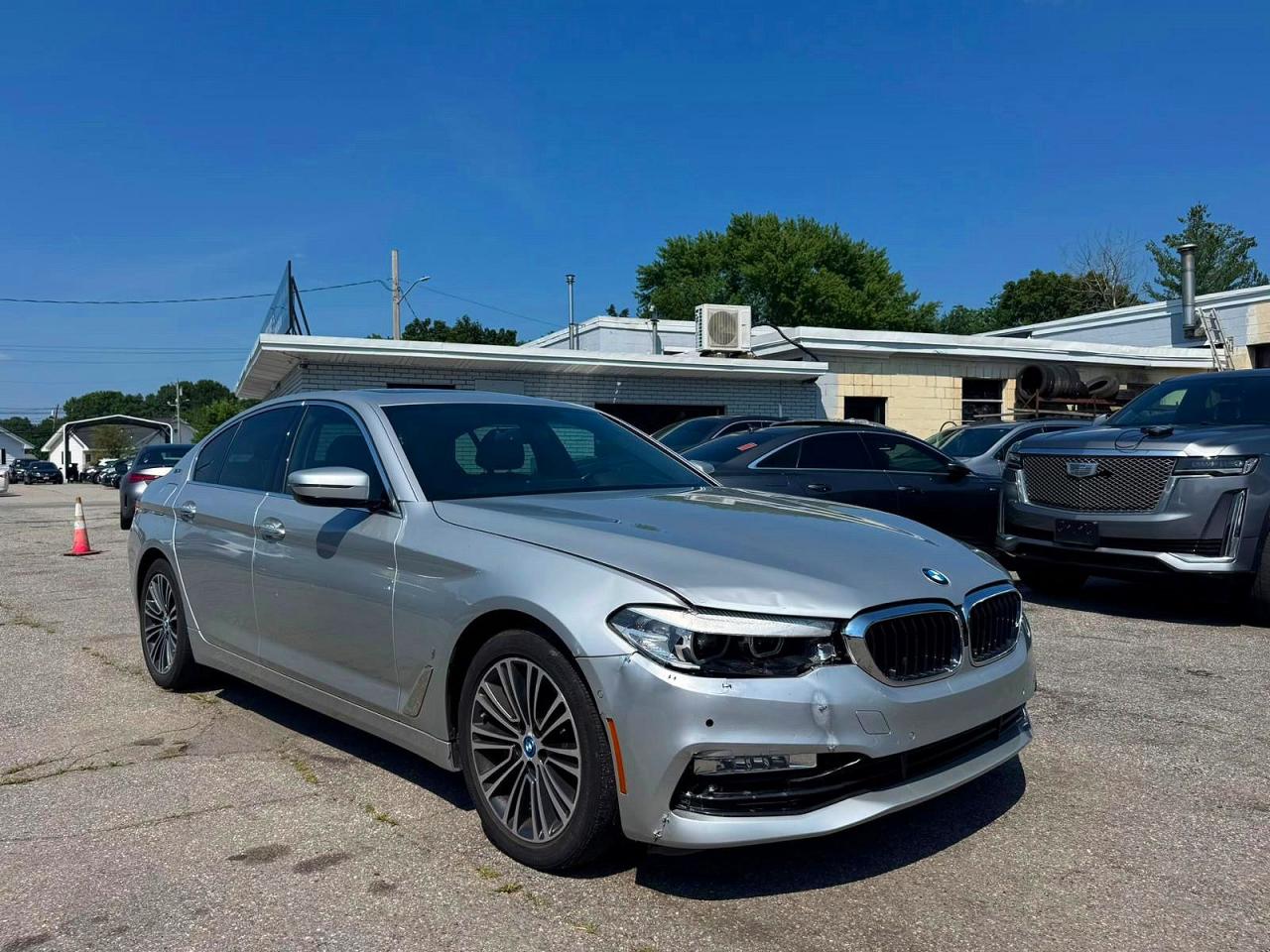 2018 BMW 5 Series 530e xDrive, VIN WBAJB1C56JB084145 — Normal wear