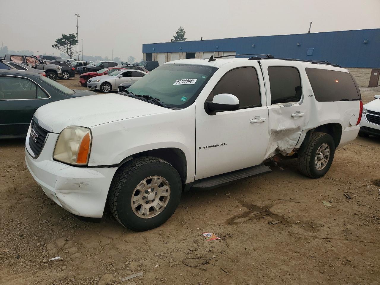 2007 GMC Yukon XL SLT, VIN 1GKFK16367J153437 — Side