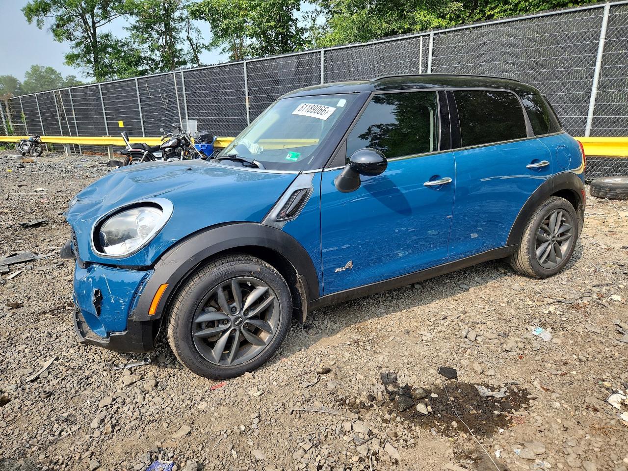 2012 MINI Countryman S, VIN WMWZC5C58CWM13172 — Front end