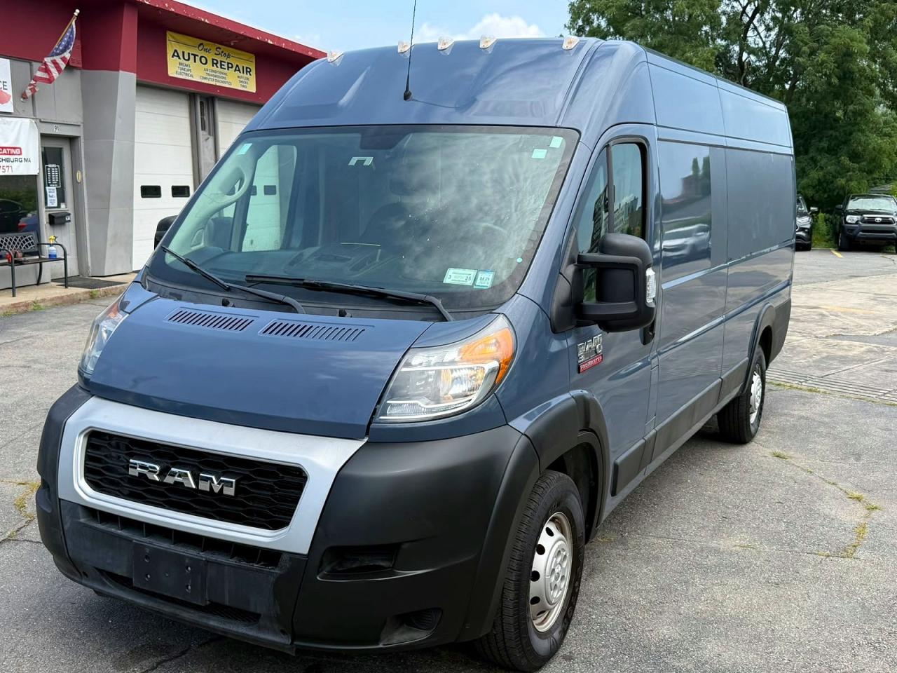 2020 Ram ProMaster Cargo, VIN 3C6URVJG5LE132187 — Minor dents and scratches