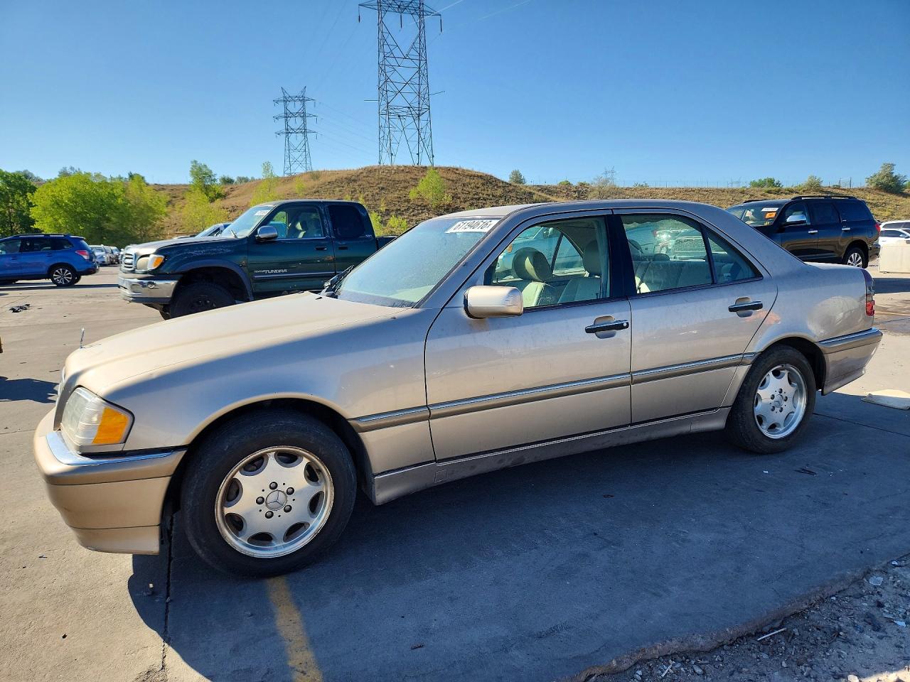 2000 Mercedes-Benz C 230 Kompressor, VIN WDBHA24G0YA834468 — Перед