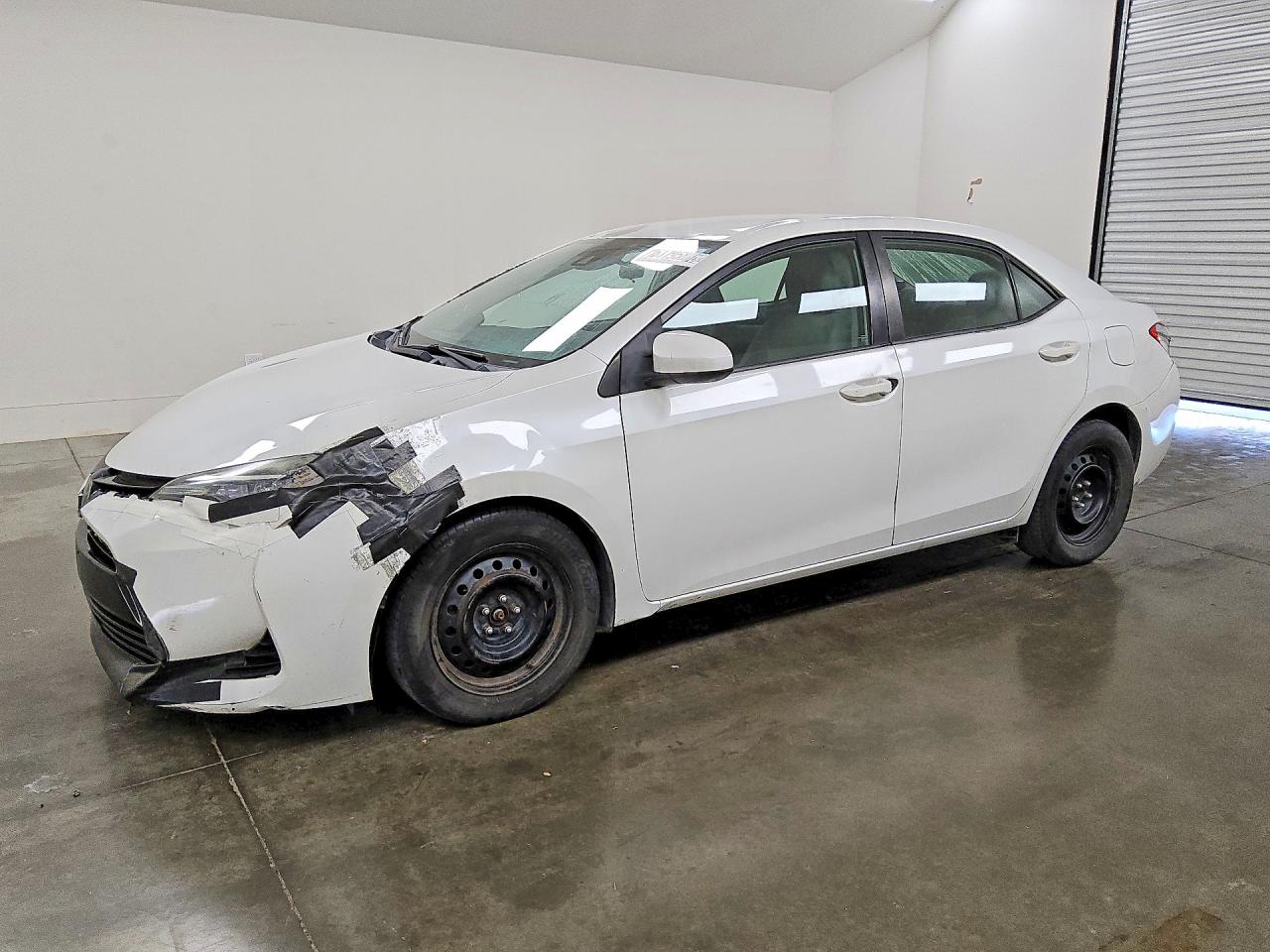 2017 Toyota Corolla LE, VIN 5YFBURHE9HP645684 — Front end