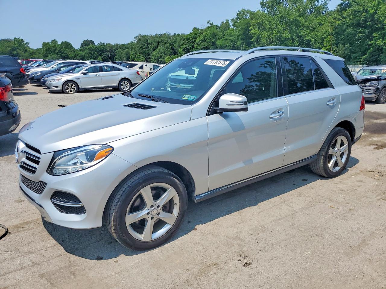 2016 Mercedes-Benz GLE 350, VIN 4JGDA5HB2GA802275 — Minor dents and scratches
