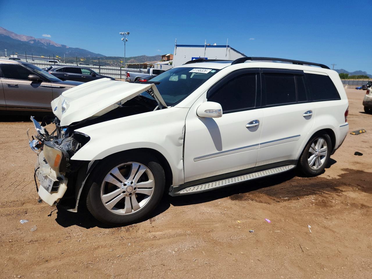 2008 Mercedes-Benz GL 450, VIN 4JGBF71E48A387342 — Front end