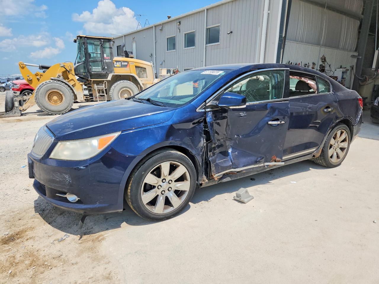 2010 Buick LaCrosse CXL, VIN 1G4GC5EG7AF139187 — Side