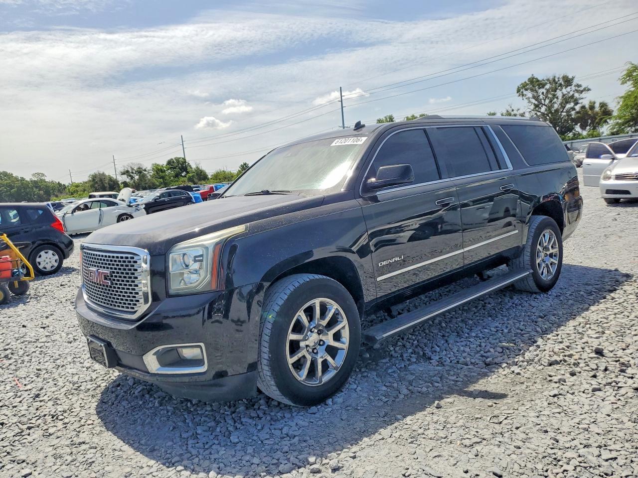 2015 GMC Yukon XL Denali, VIN 1GKS1JKJ5FR143665 — Normal wear