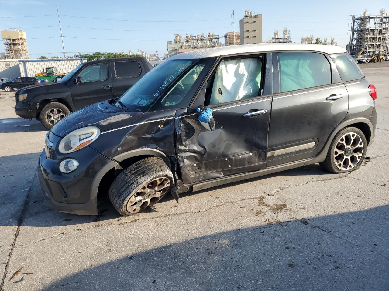 2014 FIAT 500L Trekking, VIN ZFBCFADH1EZ017977 — Side