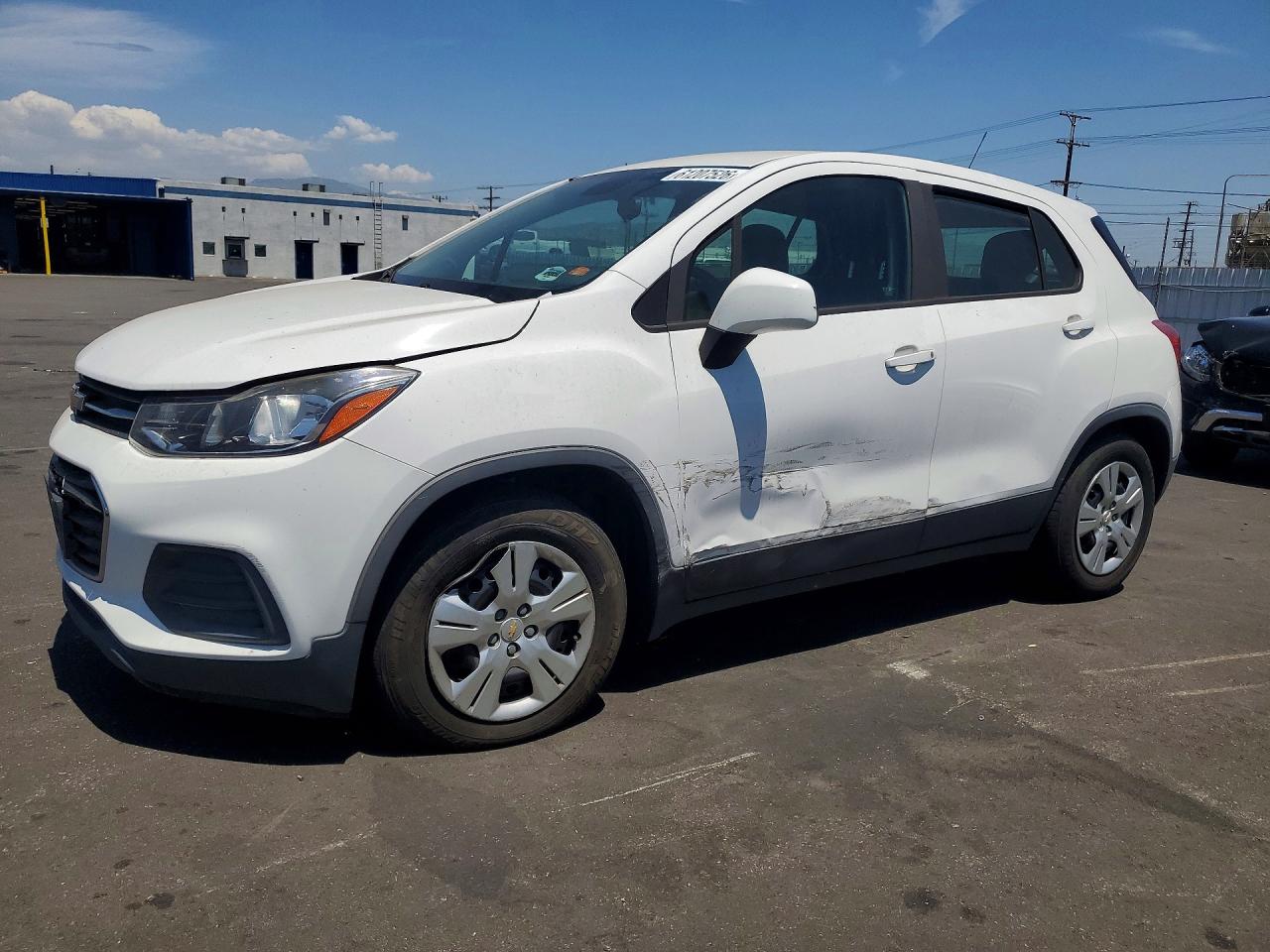 2017 Chevrolet Trax LS, VIN 3GNCJKSB4HL270522 — Side