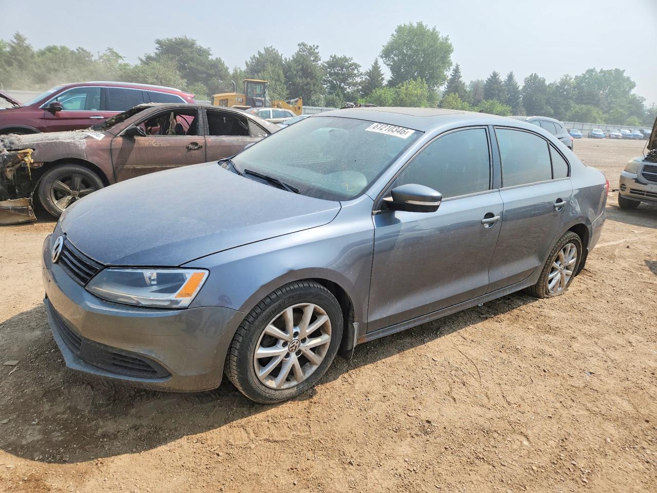 2012 Volkswagen Jetta SE, VIN 3VWDP7AJ4CM417665 — Front end