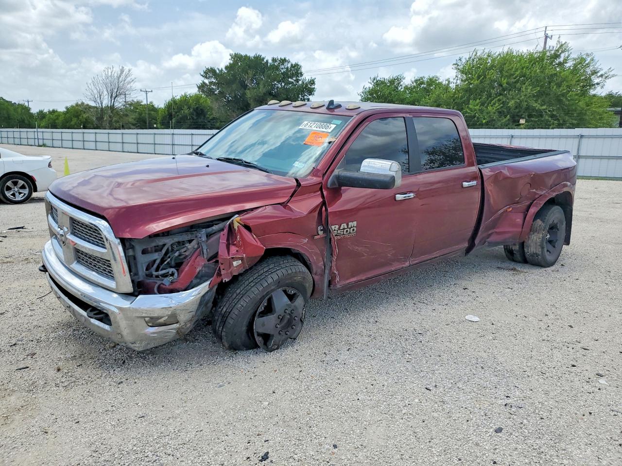 2017 Ram 3500 Laramie, VIN 3C63RRJL1HG697760 — Front end