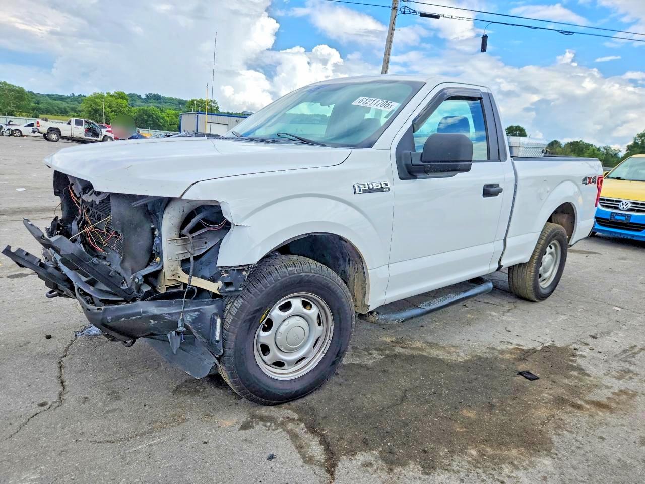 2015 Ford F-150 XL, VIN 1FTMF1E87FKD30395 — Front end