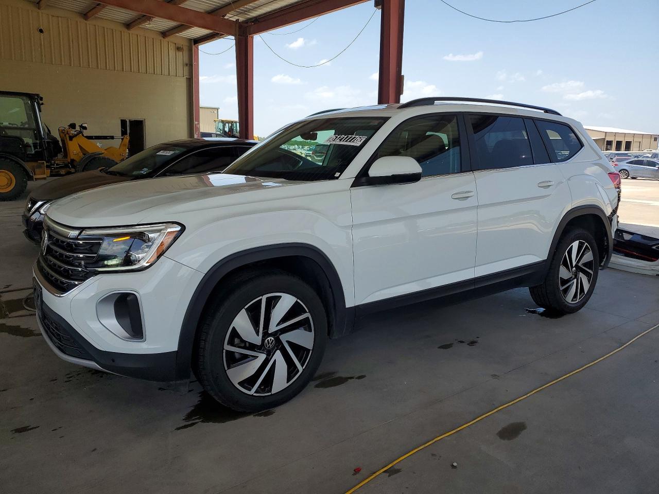 2024 Volkswagen Atlas SE, VIN 1V2HR2CA3RC554667 — Auction photo 1 of 12