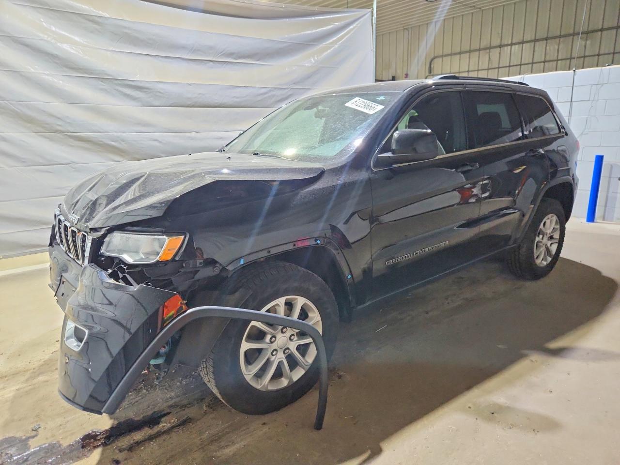 2021 Jeep Grand Cherokee Freedom, VIN 1C4RJFAG7MC508358 — Front end
