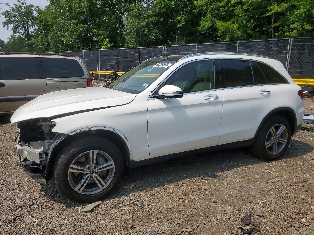 2021 Mercedes-Benz GLC 300, VIN W1N0G8EB8MF986703 — Front end