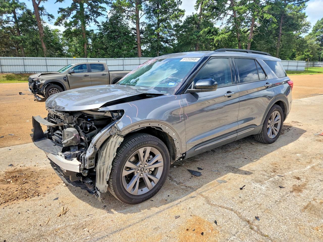 2023 Ford Explorer XLT, VIN 1FMSK7DH3PGB78865 — Front end