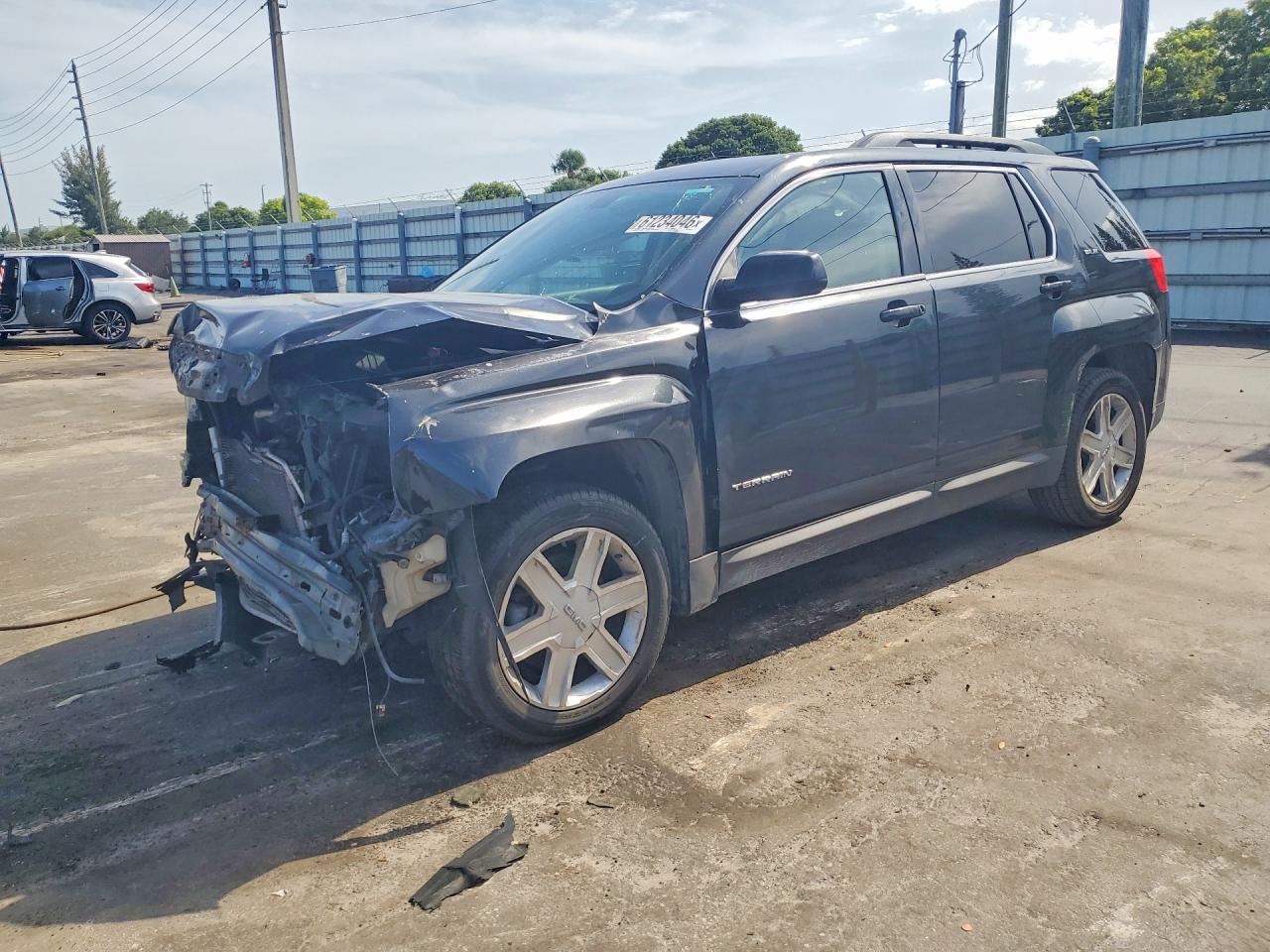 2010 GMC Terrain SLE-2, VIN 2CTALDEW1A6364487 — Перед