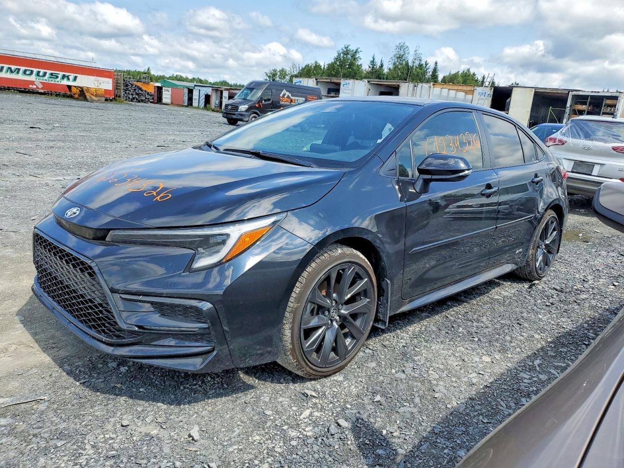 2026 Toyota Corolla Hybrid SE, VIN JTDBDMHE0T3029067 — Зад