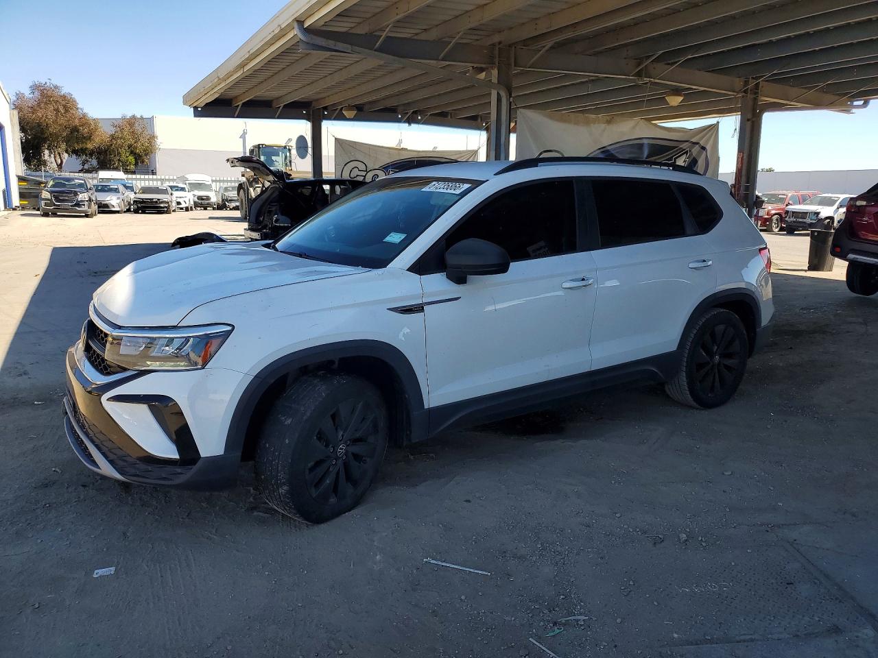 2023 Volkswagen Taos S, VIN 3VVCX7B2XPM337316 — Перед