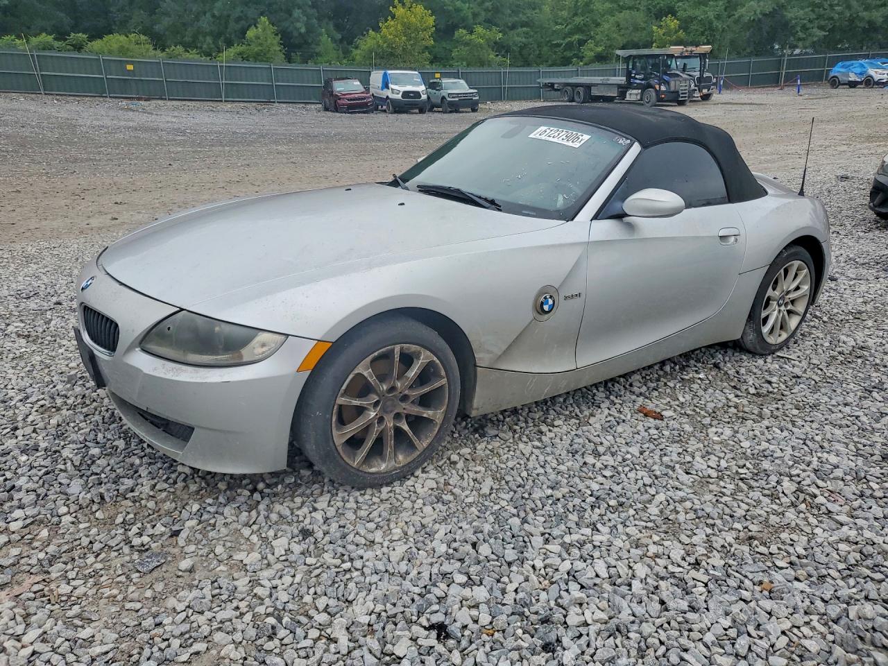 2007 BMW Z4 3.0i, VIN 4USBU33567LW73688 — Minor dents and scratches