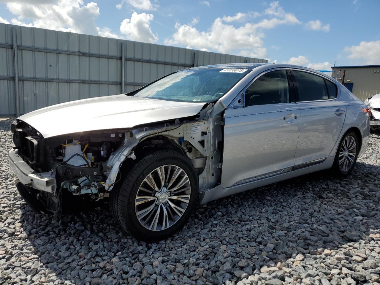 2017 Kia K900 Premium, VIN KNALT4D34H6035615 — Front end