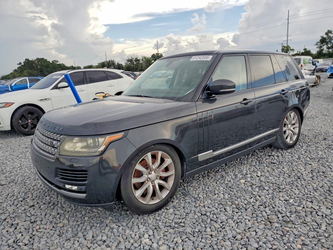 2014 Land Rover Range Rover HSE, VIN SALGS2WF3EA176129 — Normal wear