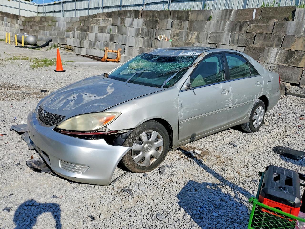 2003 Toyota Camry LE, VIN 4T1BE32KX3U140267 — Rollover