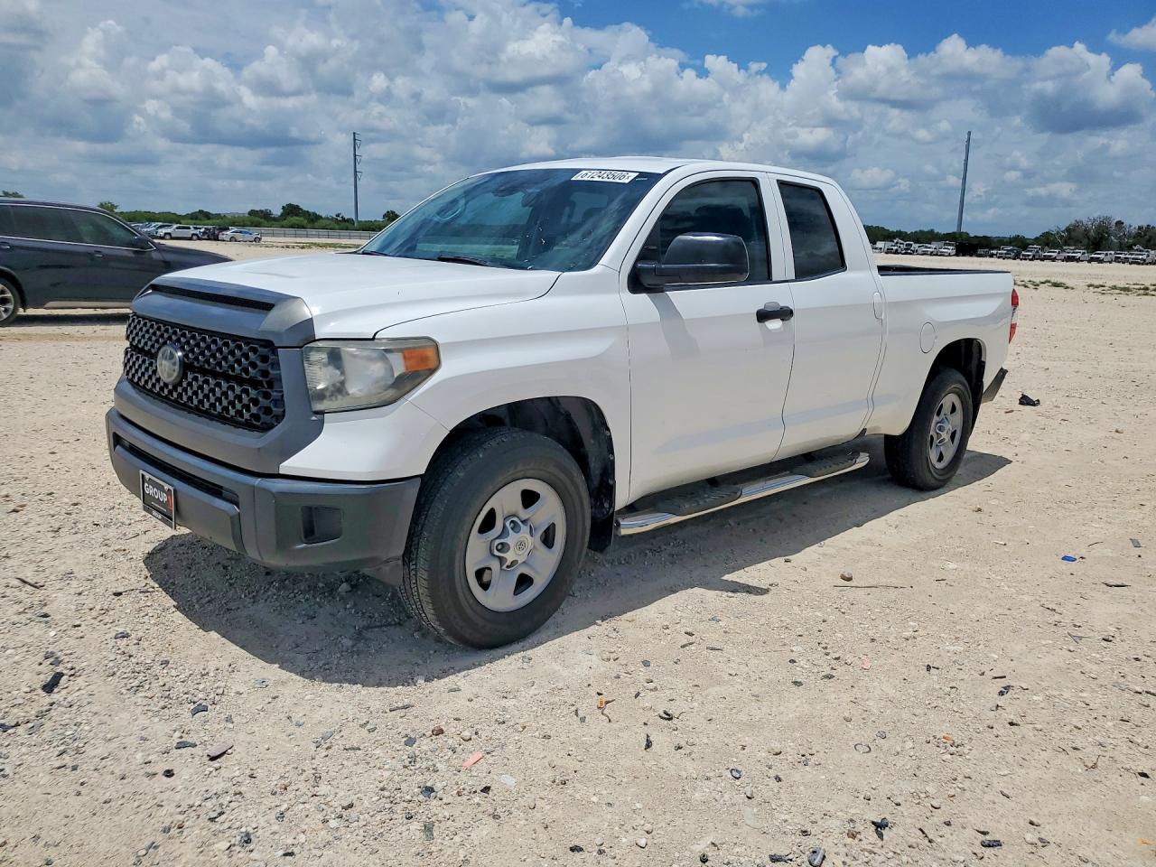 2019 Toyota Tundra SR5, VIN 5TFRM5F1XKX141838 — Зад