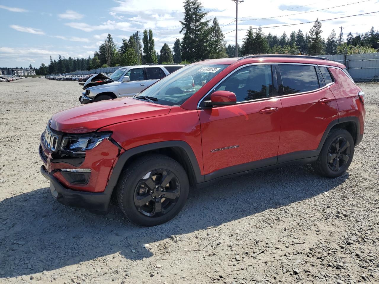 2020 Jeep Compass Latitude, VIN 3C4NJDBB0LT117108 — Front end