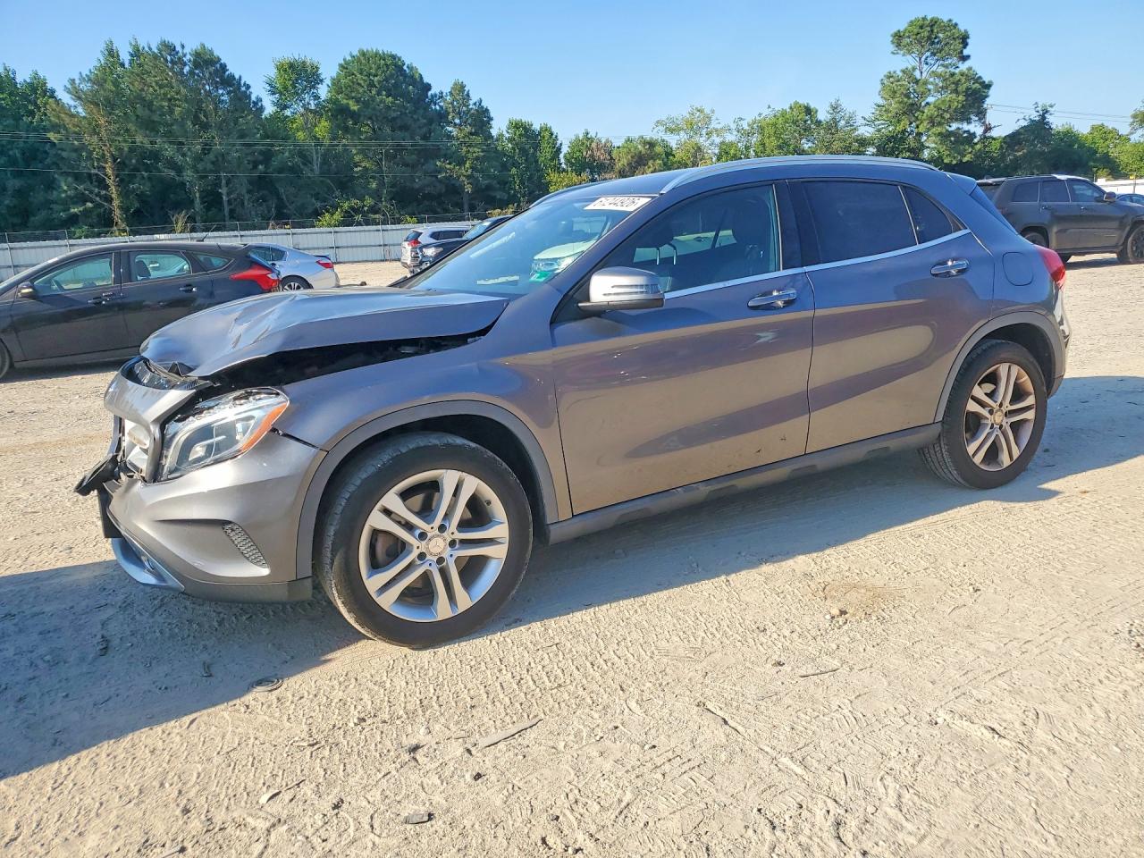 2015 Mercedes-Benz GLA 250, VIN WDCTG4GB3FJ172852 — Перед