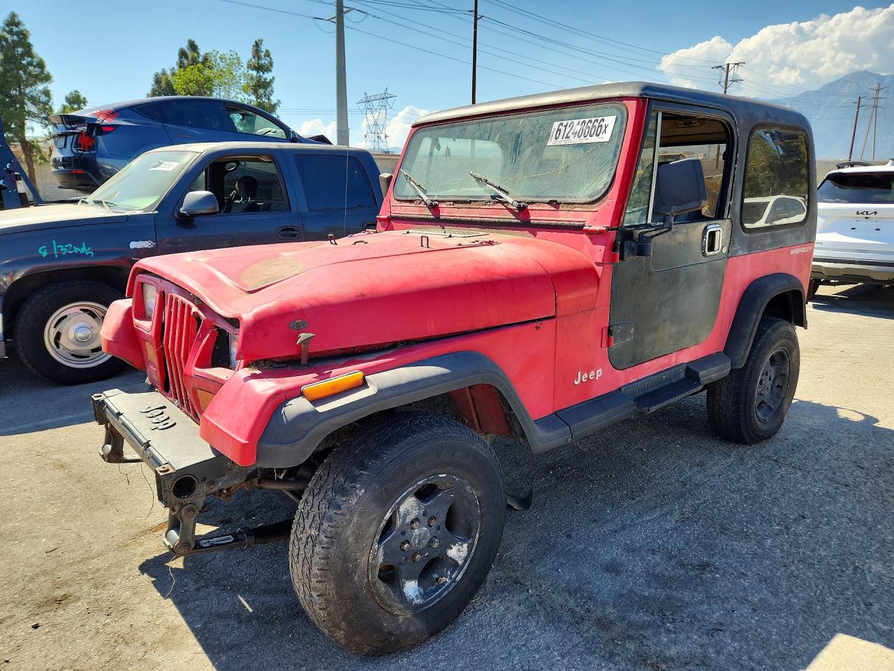 1992 Jeep Wrangler, VIN 2J4FY29S7NJ551440 — Front end