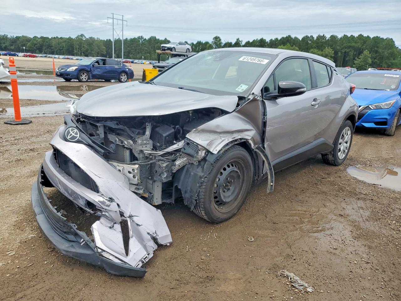 2019 Toyota C-HR LE, VIN JTNKHMBXXK1054739 — Front end