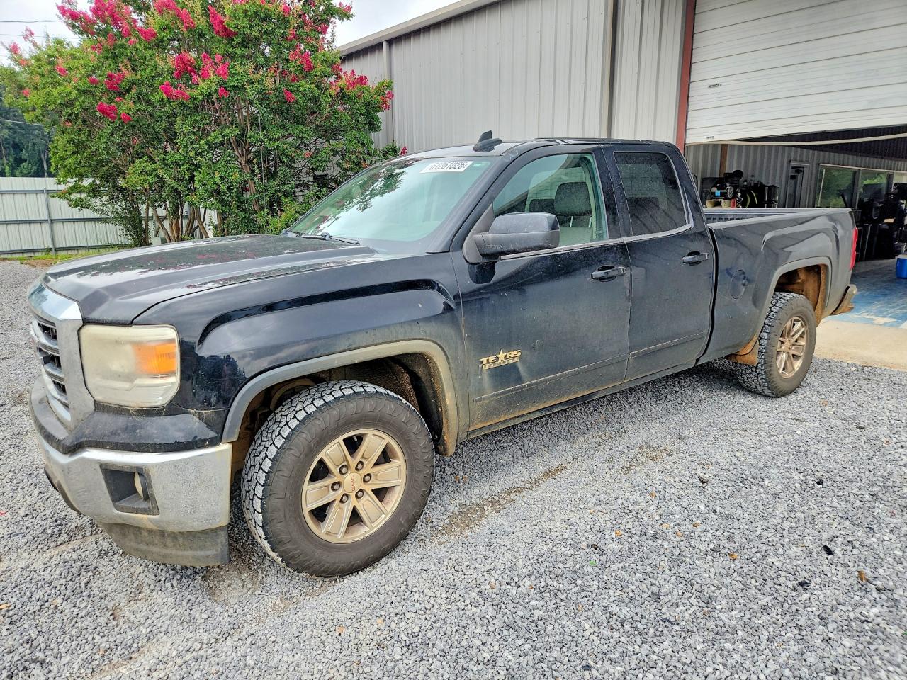 2015 GMC Sierra 1500 SLE, VIN 1GTR1UEC0FZ288878 — Front end