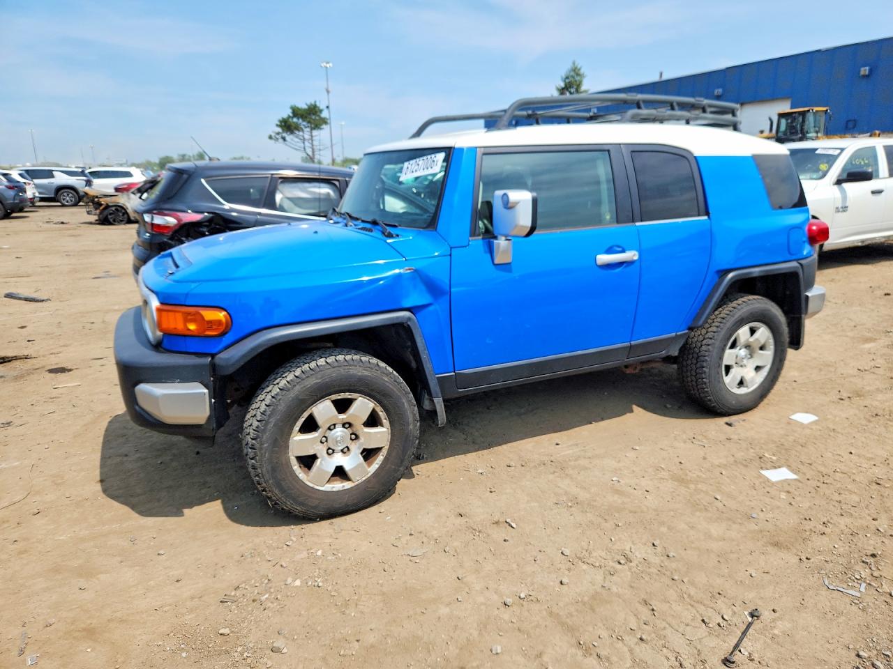 2007 Toyota FJ Cruiser, VIN JTEBU11F070002486 — Minor dents and scratches