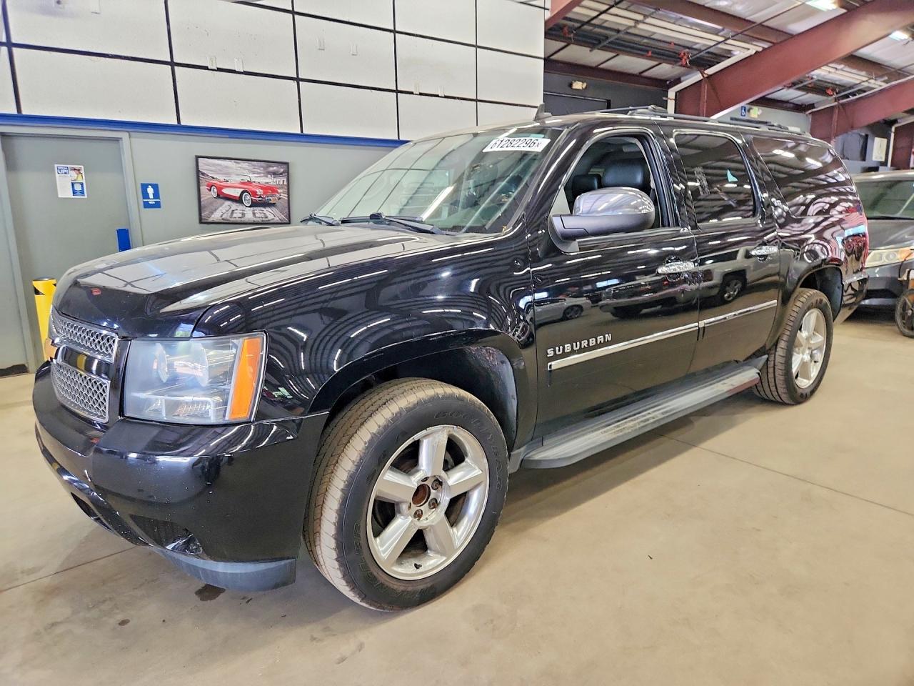 2014 Chevrolet Suburban LTZ, VIN 1GNSCKE01ER106780 — Minor dents and scratches