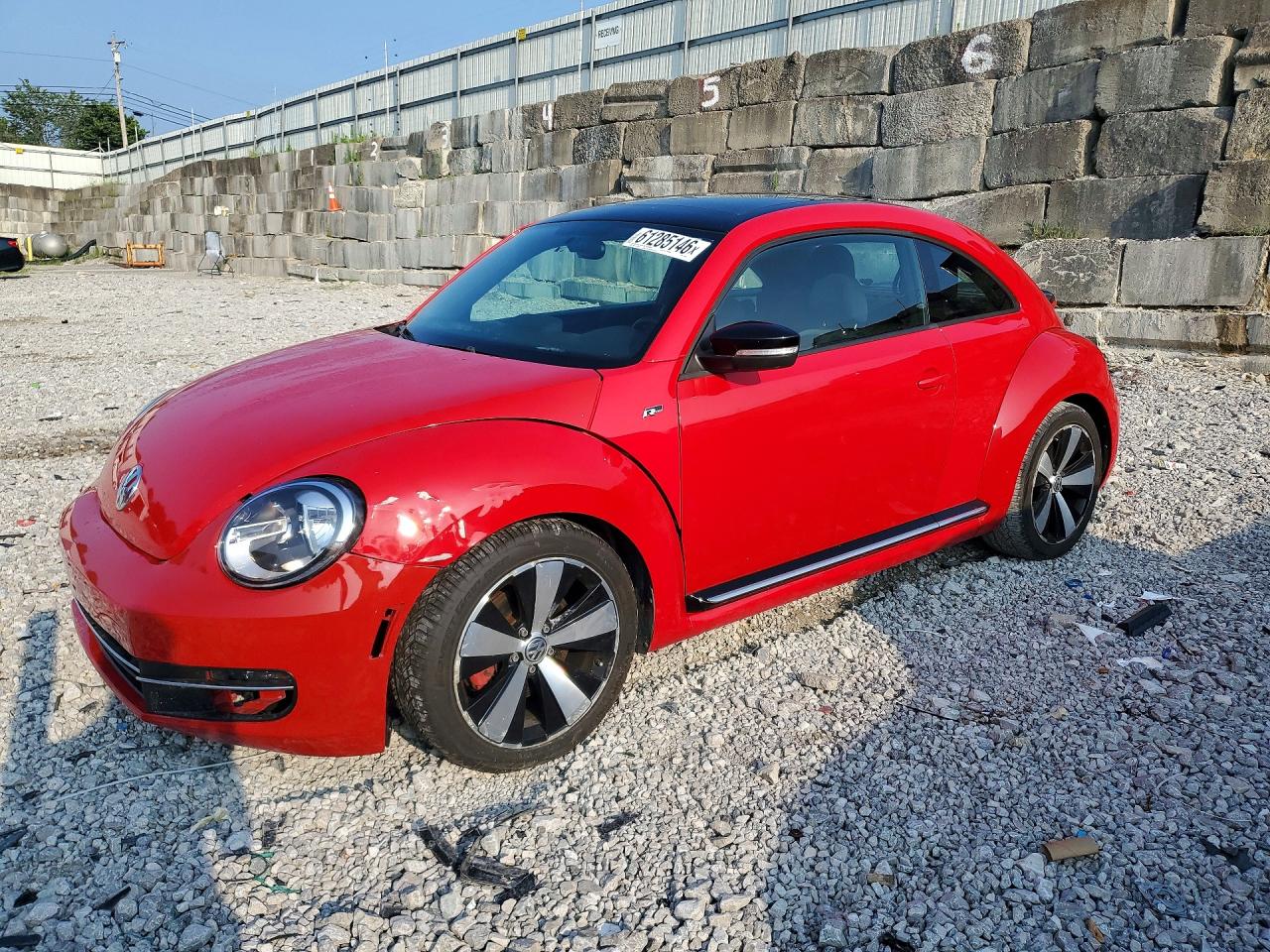 2015 Volkswagen Beetle Turbo, VIN 3VWVT7AT2FM646240 — Front end