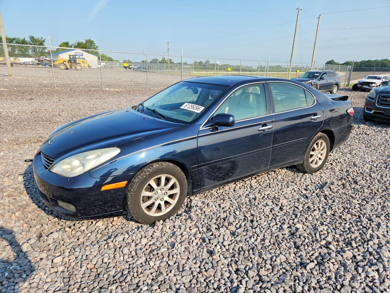 2002 Lexus ES 300, VIN JTHBF30G225020664 — Rear end