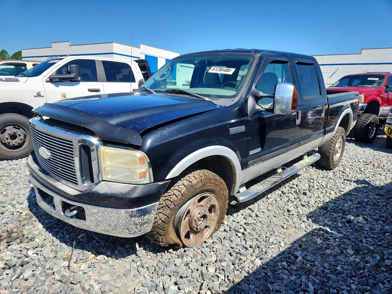 2006 Ford F-350 XL, VIN 1FTWW31P56EB11421 — Front end