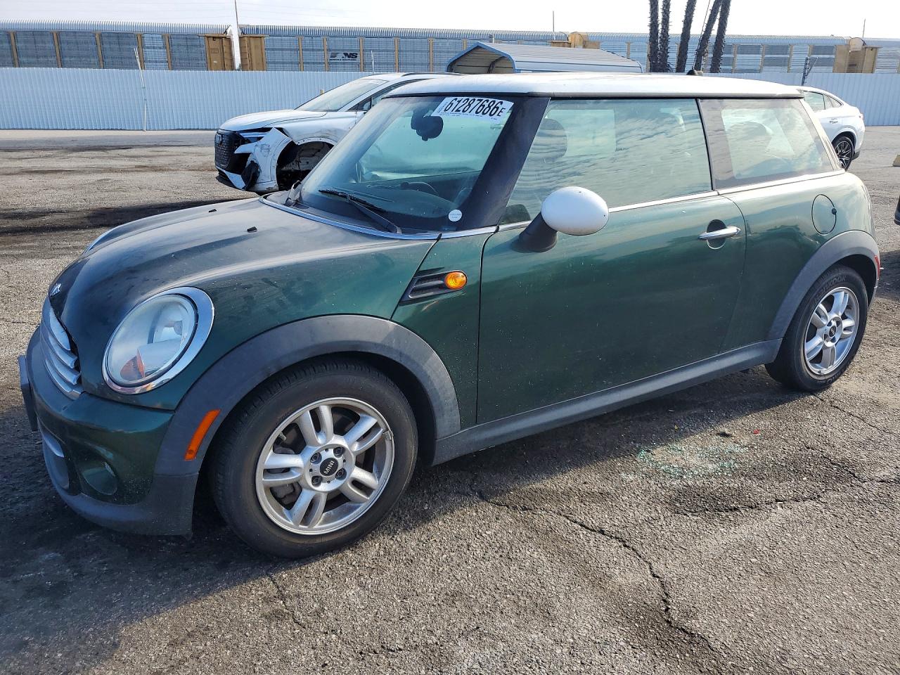 2011 MINI Hardtop, VIN WMWSU3C56BT098939 — Minor dents and scratches